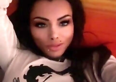 Close up fuck girl in big cock