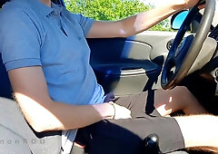 The driver milks the spear right while the camper is moving