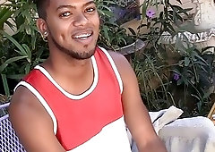 Black hunk pumps his ass while jacking