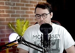 Cute Nerd Reads to U ASMR Stephen Kings IT