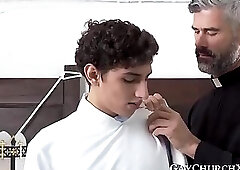 Religious daddy has fun with twink before barebacking him