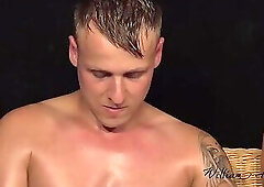 Max vs Robin - WRESTLING