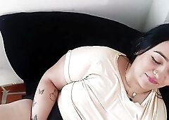 Scarlett is a plump beauty with a very glamorous face, whilst we talk, this babe has that mischievous smile and our conversation begins to heat up to 