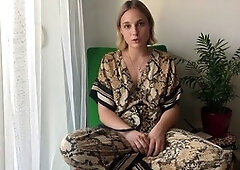 Bisexual Ophelia enjoys a vibrator bath and gets off