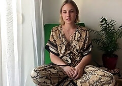 Bisexual Ophelia enjoys a vibrator bath and gets off