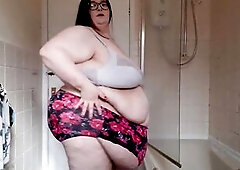 I love when u see me, especially when I undress down xx tell me how large and gorgeous I'm