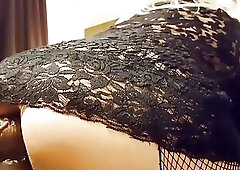 Kinky shemale in fishnet stockings anal rides a big dildo