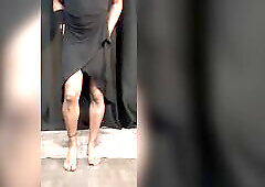 Hawt Fem in Hawt Suit