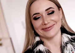 Merry Venera Maxima Soothes Her Snatch With Coarse Bed Sex