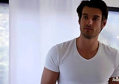 Jennifer Jacobs gets turned on by the handsome masseur