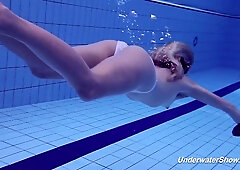 Pool trailer with graceful floozy from Underwater Show