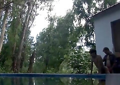 Old cop rims a naked twink outdoors