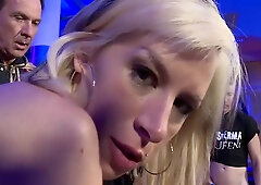 Anna Von Freienwalde, Kate Nox And Manu Magnum In Sperma Queen Orgy
