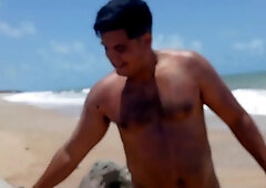 HOW HE FILMED AN ALPHA MASCULINE HUGGING AND NUTTING ON THE BEACH