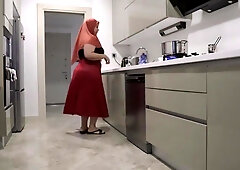 My Big-ass Stepmother Hardened My Dick With Her Skirt With Sweetie Fox