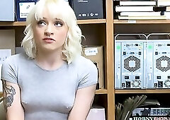 Mall Officer bangs teen Naomis wet pussy