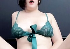 Hot teen cumming all over vibrator