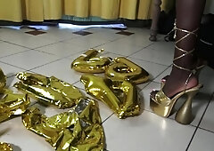 ebony pearl ballons crushing