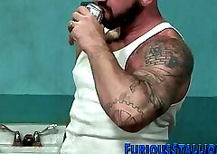 Hung redneck gets dong sucked and bangs bear