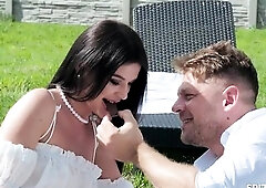 Hawt Sweetheart Asandra Dewy Delivers An Incredible Snatch Pounding