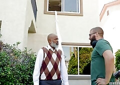 Ebony Beauty Lures A Hunk To Join Her Sexy Time