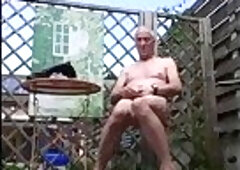GRANDPA GARDEN SEXSHOW EXHIBITIONIST BONDAGE DILDO CUMSHOT
