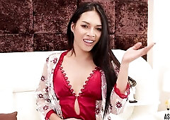 In nature's garb Oriental trans woman with lengthy ebony hair pleasures herself on the couch, thrilling her vertical cock and using a sextoy duri