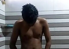 HeadmasterDumFag Taking a Shoer and Play