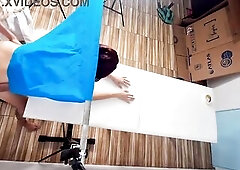 Gynecologist makes patient climax during the exam!