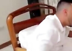 Trans500 fudendo boneca de quatro