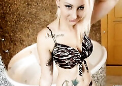 Striptease & Dance Vids from the Hottest UK models!