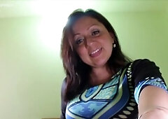 YELAHIAG tempts you with her amazing feet and heels. YELAHIAG