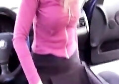 Ma pute baise dans la voiture - French amateur escort