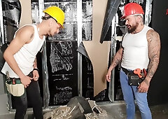 DILF Santi Noguera Opened up His Bum For Bear Niko Devil