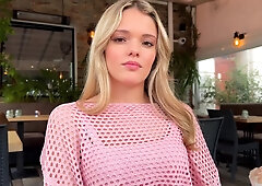Claudia, 23, young and (very) pretty law student in Bordeaux! - Jacquie et Michel TV