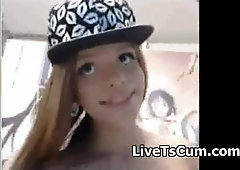 Colombian hottie cums and smears lips