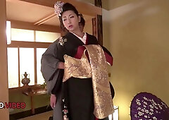 Yuna's sultry Japanese pleasure session