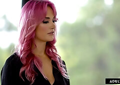 Siri Dahl Can't Believe Her Stepson Actually Wanted to Fuck Her!