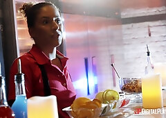 Alluring cougar beauty Siri Dahl hot sex video