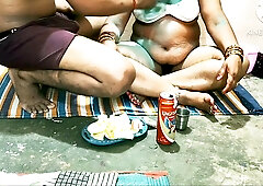 Party With Neighborhood Bhabhi In Holi