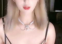 Amateur young teen solo masturbation on her livingroom