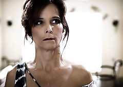 Very nice and hot MILF Syren De Mer is feeling two dicks in her ass