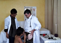 Asian twink patient sucking in threesome