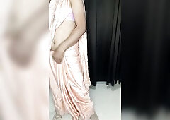 Kal raat maine apni wife ki saree our brassiere panty ko pahan ke bahht mje liye kki hai to aajao meri wife ke mje lene hai to use randi bna ke chudon