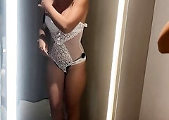 Quickie public in babes changing room