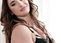 Knob Hungry Adult Influencer Sara Diamante Takes A double penetration Pounding During Podcast Interview GP3449