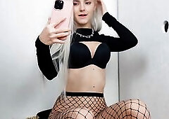 Teen floozy got a giant ejaculation on her face throughout the magnificence gap - Eva Elfie