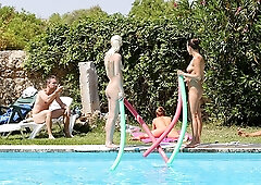 Graceful GF's pissing xxx