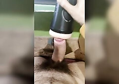 Follando mi juguete cunt de goma solo con la puntita