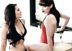 Gabi follows Natalie to the bath, observing as Natalie draws a bubble baths and soaks her feet. Not wanting to miss her chance, Gabi slides into the w